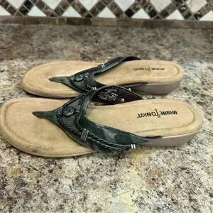 Minnetonka Women's 'Silverthorne 360' Flip Flop Sandals with Camo Strap Size 10
